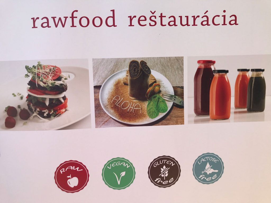 rawfood restaurant vegday cerveny kamen